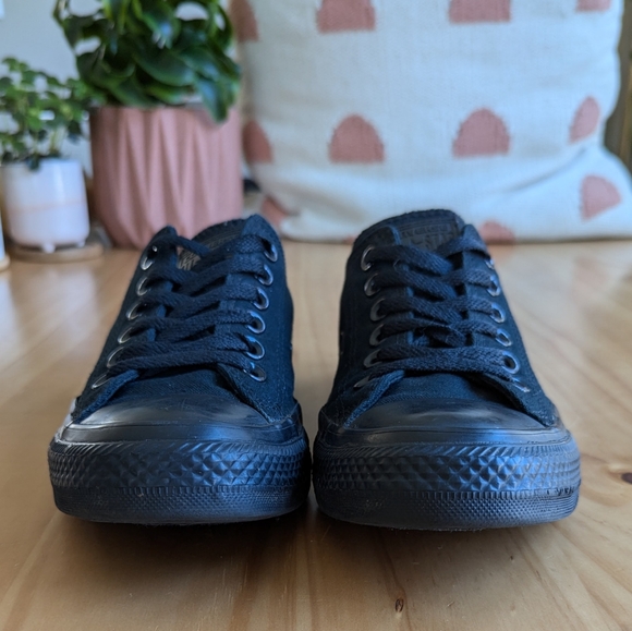 Converse Black Monochrome Chuck Taylor All Star Low Tops - Men's 5/Women's 7 - Picture 7 of 9